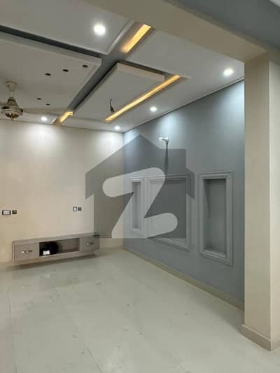 واپڈا ٹاؤن فیز 1 واپڈا ٹاؤن,لاہور میں 4 کمروں کا 5 مرلہ مکان 2.75 کروڑ میں برائے فروخت۔