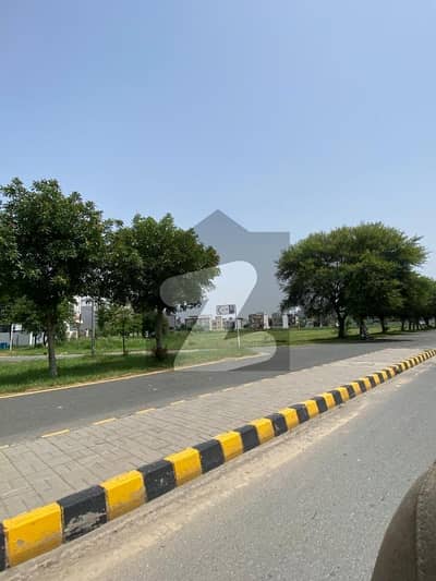 ڈی ایچ اے 9 ٹاؤن ڈیفنس (ڈی ایچ اے),لاہور میں 5 مرلہ رہائشی پلاٹ 1.2 کروڑ میں برائے فروخت۔