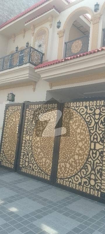 بسم اللہ ہاؤسنگ سکیم جی ٹی روڈ,لاہور میں 5 کمروں کا 8 مرلہ مکان 3.5 کروڑ میں برائے فروخت۔