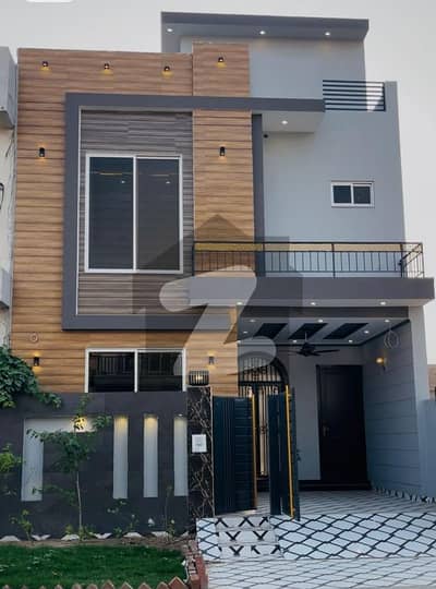 5 Marla Brand New House Available For Sale