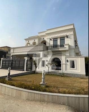 جی ۔ 13 اسلام آباد میں 8 کمروں کا 1 کنال مکان 17.9 کروڑ میں برائے فروخت۔