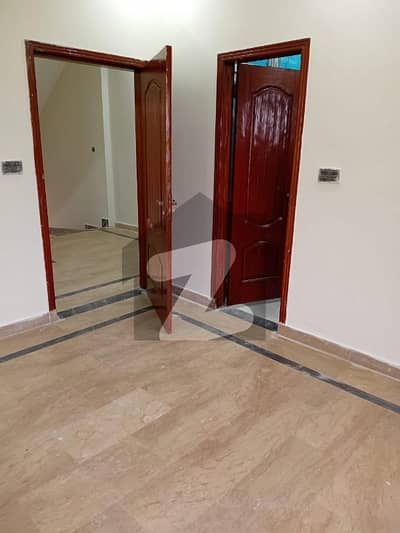 سینٹرل پارک ۔ بلاک اے سینٹرل پارک ہاؤسنگ سکیم,لاہور میں 2 کمروں کا 5 مرلہ زیریں پورشن 40.0 ہزار میں کرایہ پر دستیاب ہے۔