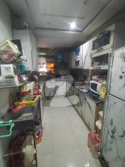 گلشنِ لاہور لاہور میں 6 مرلہ عمارت 5.5 کروڑ میں برائے فروخت۔