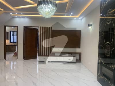 ڈی ایچ اے 11 رہبر فیز 2 ڈی ایچ اے 11 رہبر,لاہور میں 3 کمروں کا 5 مرلہ مکان 90.0 ہزار میں کرایہ پر دستیاب ہے۔