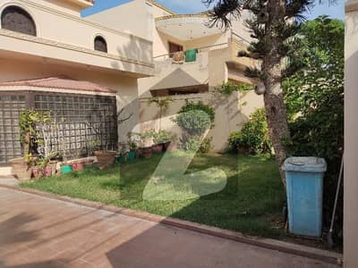 ڈی ایچ اے فیز 5 ڈی ایچ اے ڈیفینس,کراچی میں 4 کمروں کا 1 کنال مکان 4.25 لاکھ میں کرایہ پر دستیاب ہے۔