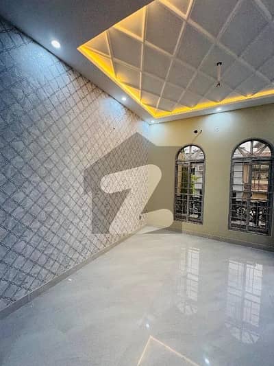 ملٹری اکاؤنٹس سوسائٹی ۔ بلاک بی ملٹری اکاؤنٹس ہاؤسنگ سوسائٹی,لاہور میں 6 کمروں کا 8 مرلہ مکان 3.0 کروڑ میں برائے فروخت۔