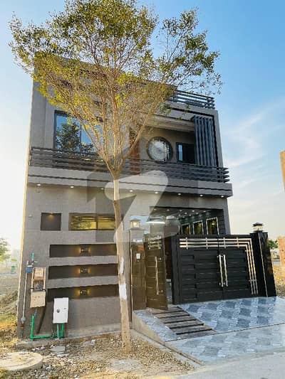 رئیل پام سٹی ایمن آباد موڑ,گوجرانوالہ میں 4 کمروں کا 5 مرلہ مکان 2.1 کروڑ میں برائے فروخت۔