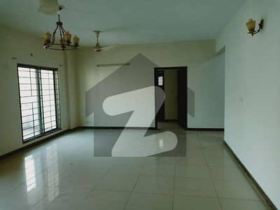 عسکری 11 ۔ سیکٹر بی اپارٹمنٹس عسکری 11,عسکری,لاہور میں 3 کمروں کا 10 مرلہ فلیٹ 2.85 کروڑ میں برائے فروخت۔