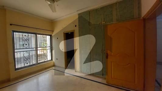 جوہر ٹاؤن لاہور میں 3 کمروں کا 5 مرلہ بالائی پورشن 60.0 ہزار میں کرایہ پر دستیاب ہے۔