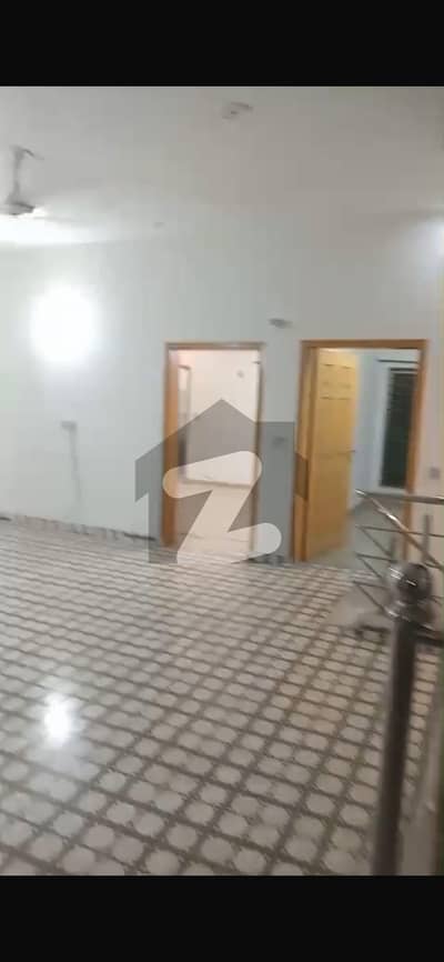 جوڈیشل کالونی لاہور میں 5 کمروں کا 5 مرلہ مکان 1.65 لاکھ میں کرایہ پر دستیاب ہے۔