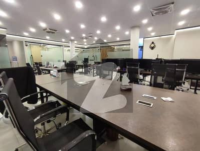 جوہر ٹاؤن لاہور میں 1 کنال دفتر 4.5 لاکھ میں کرایہ پر دستیاب ہے۔