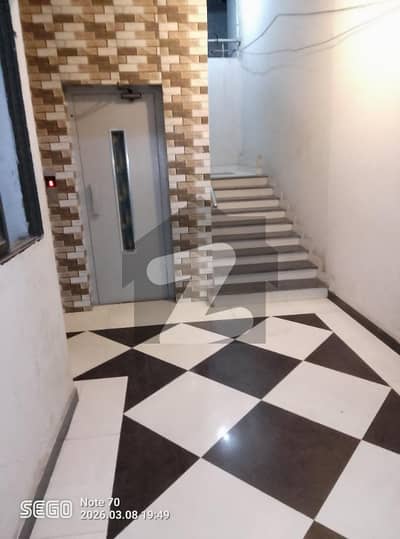 اَپر غزری غِزری,کراچی میں 4 کمروں کا 6 مرلہ فلیٹ 2.35 کروڑ میں برائے فروخت۔