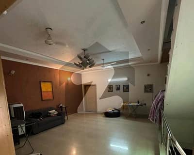 جوہر ٹاؤن فیز 1 - بلاک ای1 جوہر ٹاؤن فیز 1,جوہر ٹاؤن,لاہور میں 4 کمروں کا 10 مرلہ مکان 1.6 لاکھ میں کرایہ پر دستیاب ہے۔