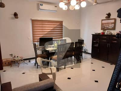 ڈی ایچ اے فیز 8 ڈی ایچ اے ڈیفینس,کراچی میں 4 کمروں کا 1 کنال مکان 13.0 کروڑ میں برائے فروخت۔