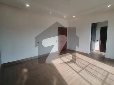 Prime Location House For Grabs In 5 Marla Multan