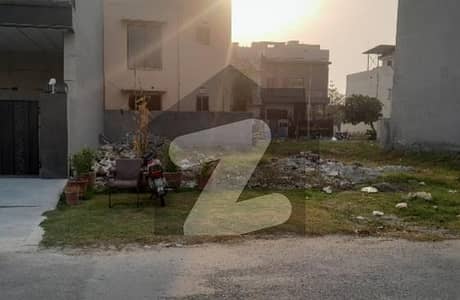 ڈی ایچ اے 9 ٹاؤن ۔ بلاک سی ڈی ایچ اے 9 ٹاؤن,ڈیفنس (ڈی ایچ اے),لاہور میں 8 مرلہ رہائشی پلاٹ 1.98 کروڑ میں برائے فروخت۔