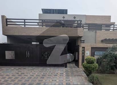 ڈی ایچ اے فیز 3 ڈیفنس (ڈی ایچ اے),لاہور میں 5 کمروں کا 1 کنال مکان 2.5 لاکھ میں کرایہ پر دستیاب ہے۔