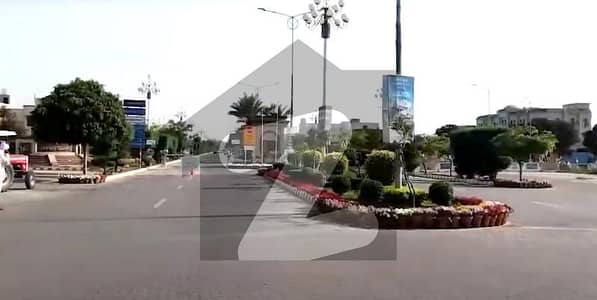 ڈریم گارڈنز - فیز 2 انٹر سٹی بوسان روڈ,ملتان میں 9 مرلہ کمرشل پلاٹ 4.2 کروڑ میں برائے فروخت۔