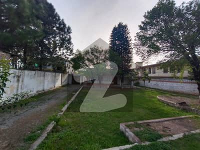 جناح آباد ایبٹ آباد میں 2 کنال مکان 12.0 کروڑ میں برائے فروخت۔