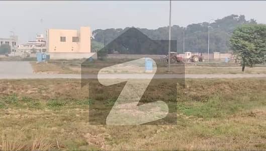 ڈی ایچ اے فیز 5 ۔ بلاک ایم ایکسٹینشن ڈی ایچ اے فیز 5,ڈی ایچ اے ڈیفینس,لاہور میں 1 کنال رہائشی پلاٹ 3.51 کروڑ میں برائے فروخت۔