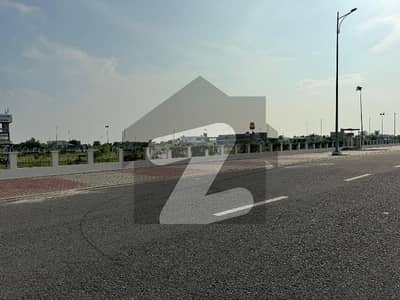 ڈی ایچ اے فیز 7 - بلاک وائے فیز 7,ڈیفنس (ڈی ایچ اے),لاہور میں 2 کنال رہائشی پلاٹ 10.48 کروڑ میں برائے فروخت۔