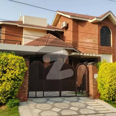 ڈی ایچ اے فیز 3 ڈیفنس (ڈی ایچ اے),لاہور میں 5 کمروں کا 1 کنال مکان 6.5 کروڑ میں برائے فروخت۔