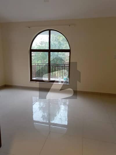 F-10 DOUBLE STORY HOUSE WITH BASEMENT 400SQY 4BEDROOMS TILED FLOOR 2CARS PARKING