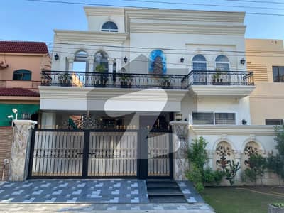 ڈی سی کالونی - ستلج بلاک ڈی سی کالونی,گوجرانوالہ میں 5 کمروں کا 10 مرلہ مکان 4.5 کروڑ میں برائے فروخت۔ ڈی سی کالونی - ستلج بلاک ڈی سی کالونی,گوجرانوالہ میں 5 کمروں کا 10 مرلہ مکان 4.5 کروڑ میں برائے فروخت۔