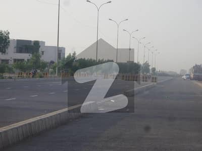 ڈی ایچ اے فیز 8 ڈی ایچ اے ڈیفینس,کراچی میں 1 کنال رہائشی پلاٹ 8.5 کروڑ میں برائے فروخت۔