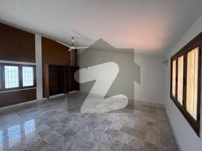 ڈی ایچ اے فیز 6 ڈی ایچ اے ڈیفینس,کراچی میں 6 کمروں کا 2 کنال مکان 12.0 لاکھ میں کرایہ پر دستیاب ہے۔