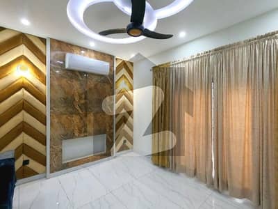 پارک ویو سٹی ۔ اوورسیز بلاک پارک ویو سٹی,لاہور میں 4 کمروں کا 5 مرلہ مکان 1.72 کروڑ میں برائے فروخت۔