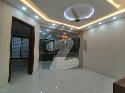 پارک ویو سٹی ۔ تولپ ایکسٹینشن بلاک پارک ویو سٹی,لاہور میں 4 کمروں کا 5 مرلہ مکان 2.25 کروڑ میں برائے فروخت۔