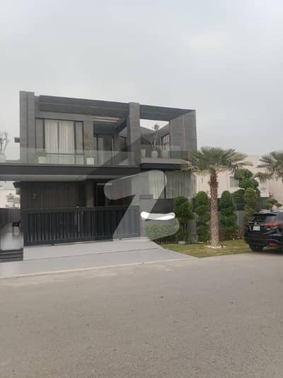 ڈی ایچ اے فیز 7 - بلاک وائے فیز 7,ڈیفنس (ڈی ایچ اے),لاہور میں 5 کمروں کا 1 کنال مکان 9.75 کروڑ میں برائے فروخت۔