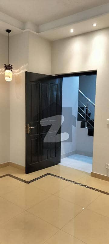 10 Marla Beautifully designed Upper Portion For Rent In Park View City Lahore.