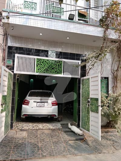 5 Beds Triple Storey