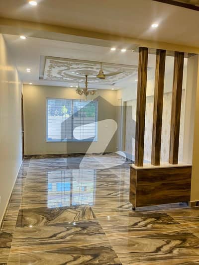 8 MARLA BREND NEW UPPER PORTIONS FOR RENT IN JINNAH GARDEN