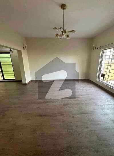400 Sqyd Ground + 1 House for Rent 4 Bed DD Each Floor | Ideal for Silent Commercial | Gulshan Block 3