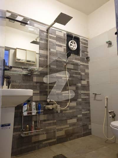 کلفٹن ۔ بلاک 5 کلفٹن,کراچی میں 3 کمروں کا 8 مرلہ فلیٹ 3.6 کروڑ میں برائے فروخت۔