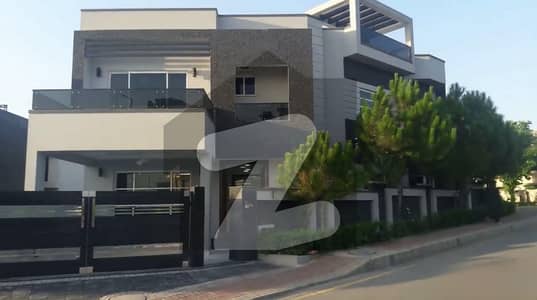Stunning 16-Marla Corner House In Bahria Town, Park Facing