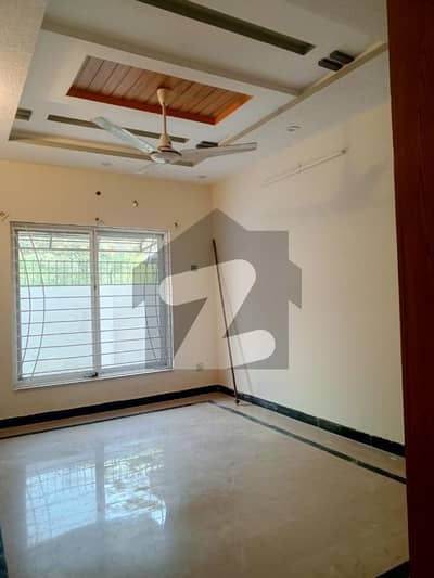 Beautiful 10 Marla Ground Portion For Rent