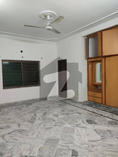 کورنگ ٹاؤن اسلام آباد میں 3 کمروں کا 12 مرلہ بالائی پورشن 65.0 ہزار میں کرایہ پر دستیاب ہے۔