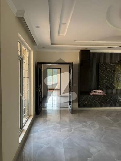 فضائیہ ہاؤسنگ سکیم فیز 1 فضائیہ ہاؤسنگ سکیم,لاہور میں 3 کمروں کا 1 کنال بالائی پورشن 1.1 لاکھ میں کرایہ پر دستیاب ہے۔