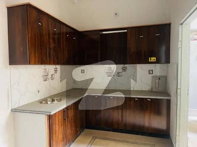 65 Square Yards House For Grabs In Malir