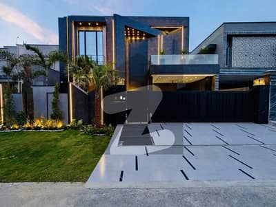 ڈی ایچ اے فیز 5 ڈیفنس (ڈی ایچ اے),لاہور میں 5 کمروں کا 1 کنال مکان 8.1 کروڑ میں برائے فروخت۔