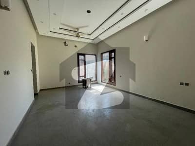 گلشنِ اقبال - بلاک 13 ڈی گلشنِ اقبال,گلشنِ اقبال ٹاؤن,کراچی میں 7 کمروں کا 1 کنال مکان 17.5 کروڑ میں برائے فروخت۔