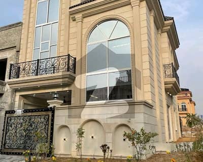 Corner 5 Marla House In Only Rs. 28000000