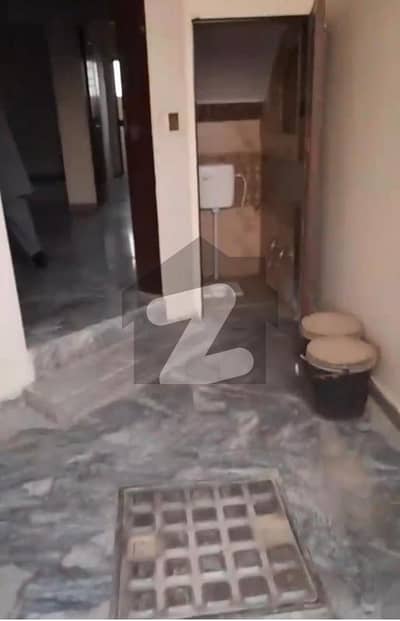 سینٹرل پارک ہاؤسنگ سکیم لاہور میں 1 کمرے کا 4 مرلہ مکان 85.0 لاکھ میں برائے فروخت۔