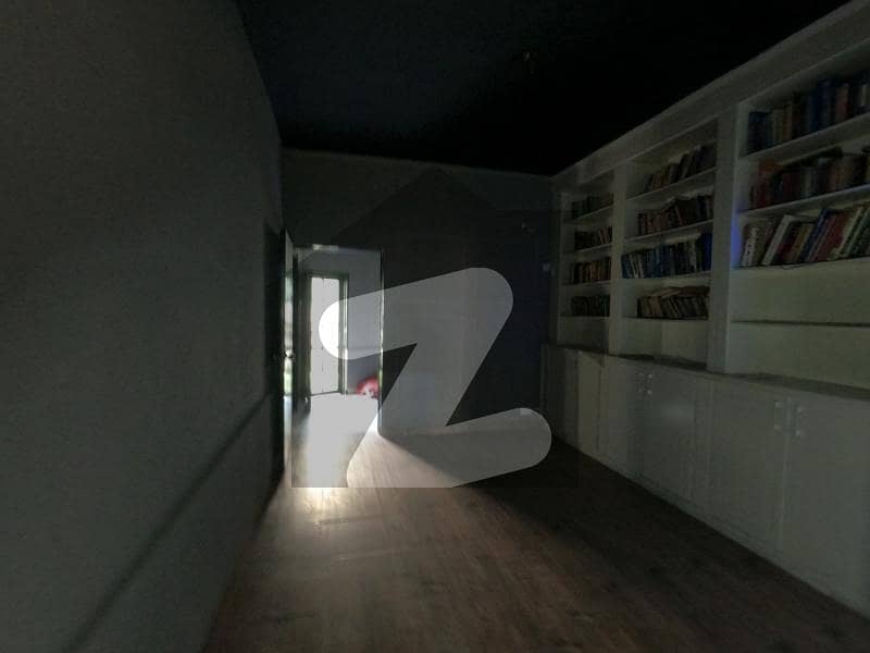 32 