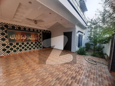 پام سٹی فیروزپور روڈ,لاہور میں 6 کمروں کا 11 مرلہ مکان 3.2 کروڑ میں برائے فروخت۔