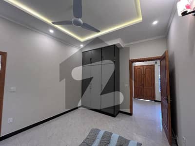 جی ۔ 13 اسلام آباد میں 4 کمروں کا 4 مرلہ مکان 1.18 لاکھ میں کرایہ پر دستیاب ہے۔